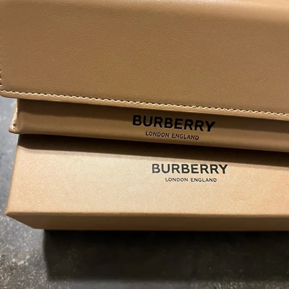 Burberry unisex sun glasses